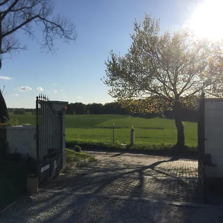 La Petite France 农家乐 Parnowo